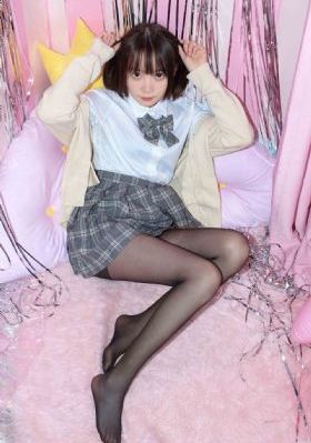 理伦片漂亮的女教师