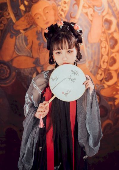 免费美女视频