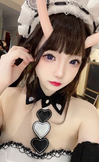 瞧着一家子